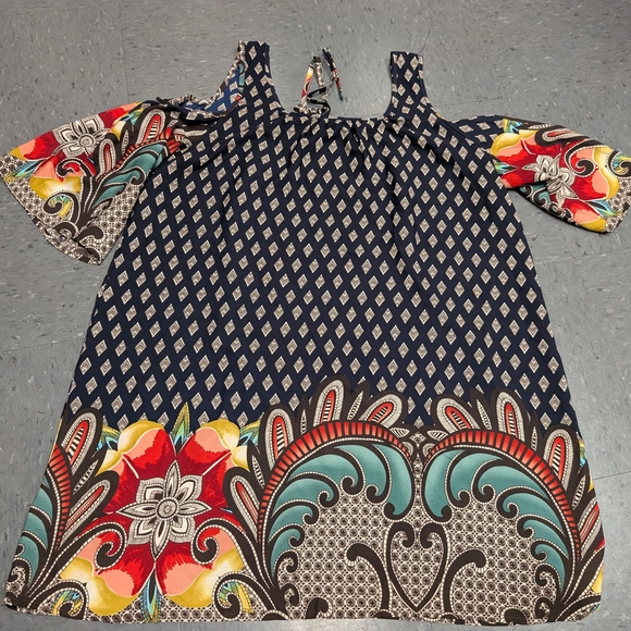 Colorful Patterned Women's Top - Picture 5 of 5